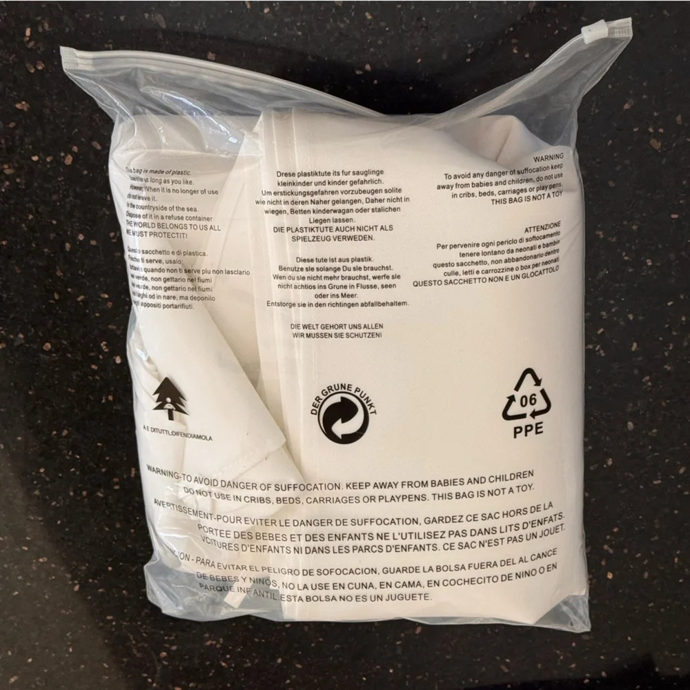 NOBONDO NWT White Bib Aprons 12-Pack Set of 12 Pocket Unisex